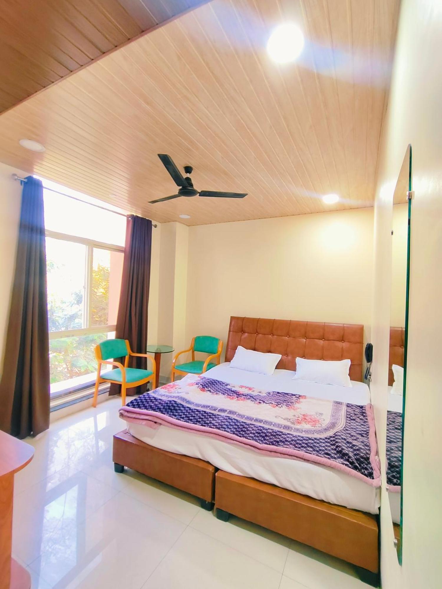 Hotel Shri Shiv Ganga Bhakt Niwas Udždžain Exteriér fotografie