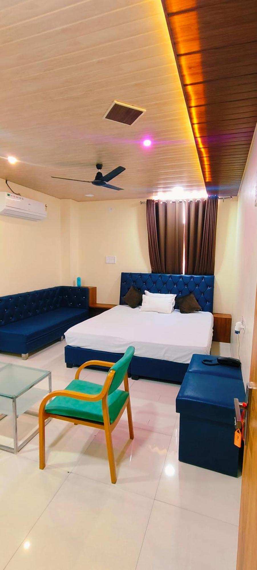 Hotel Shri Shiv Ganga Bhakt Niwas Udždžain Exteriér fotografie