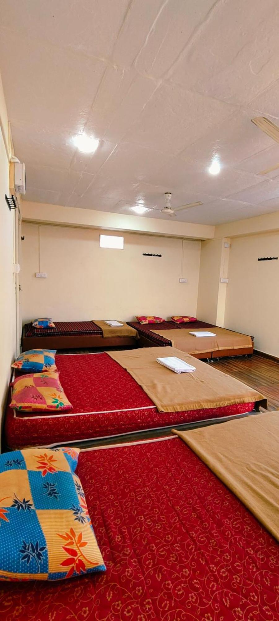 Hotel Shri Shiv Ganga Bhakt Niwas Udždžain Exteriér fotografie