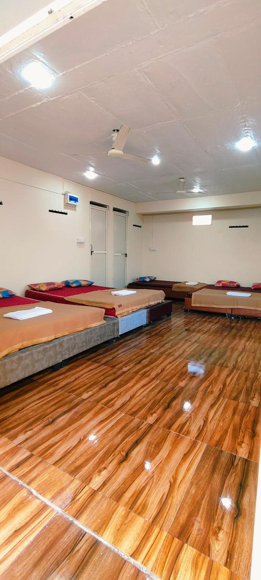 Hotel Shri Shiv Ganga Bhakt Niwas Udždžain Exteriér fotografie