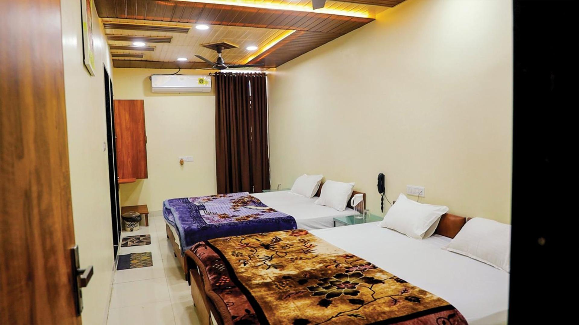 Hotel Shri Shiv Ganga Bhakt Niwas Udždžain Exteriér fotografie