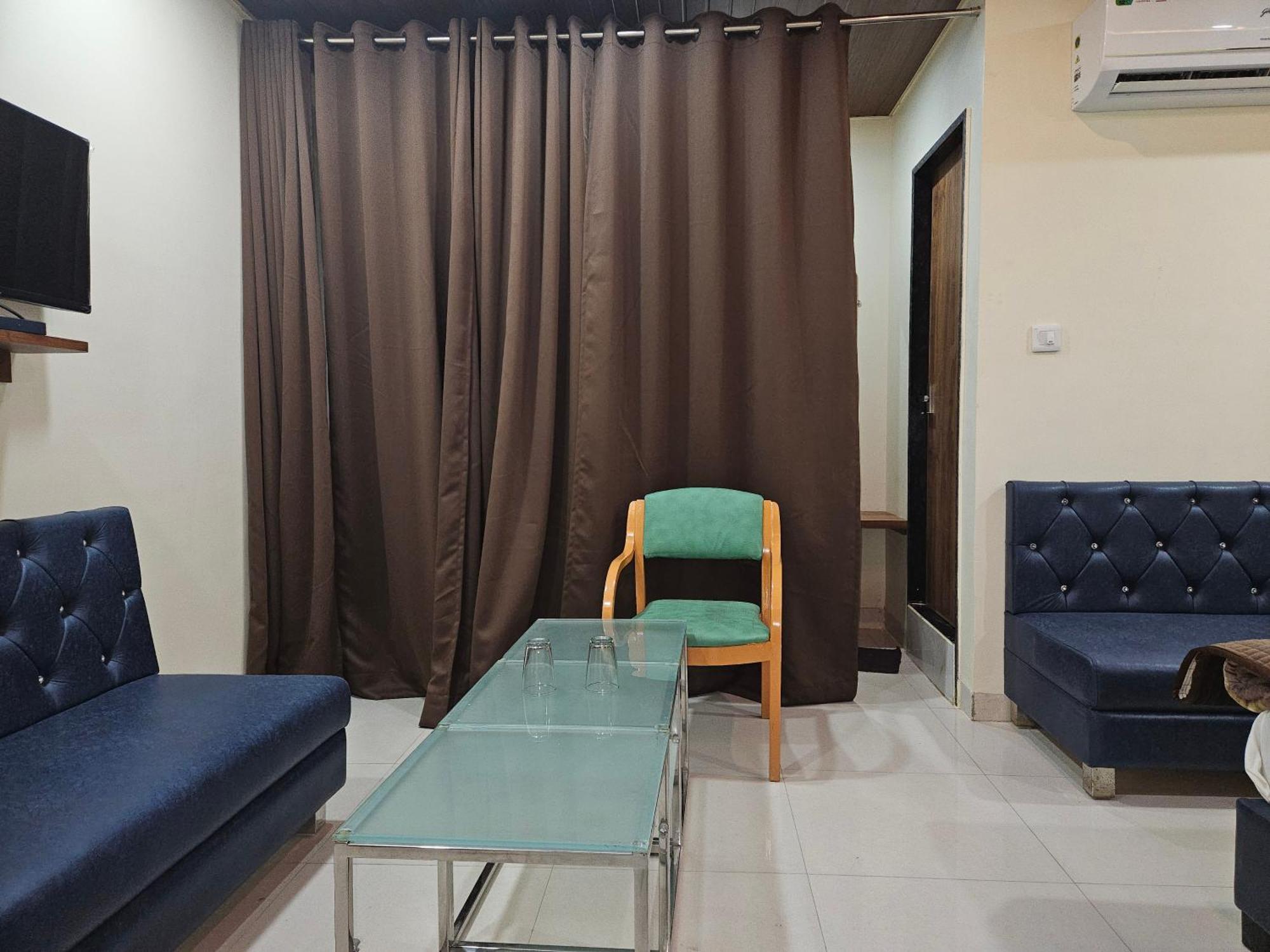 Hotel Shri Shiv Ganga Bhakt Niwas Udždžain Exteriér fotografie