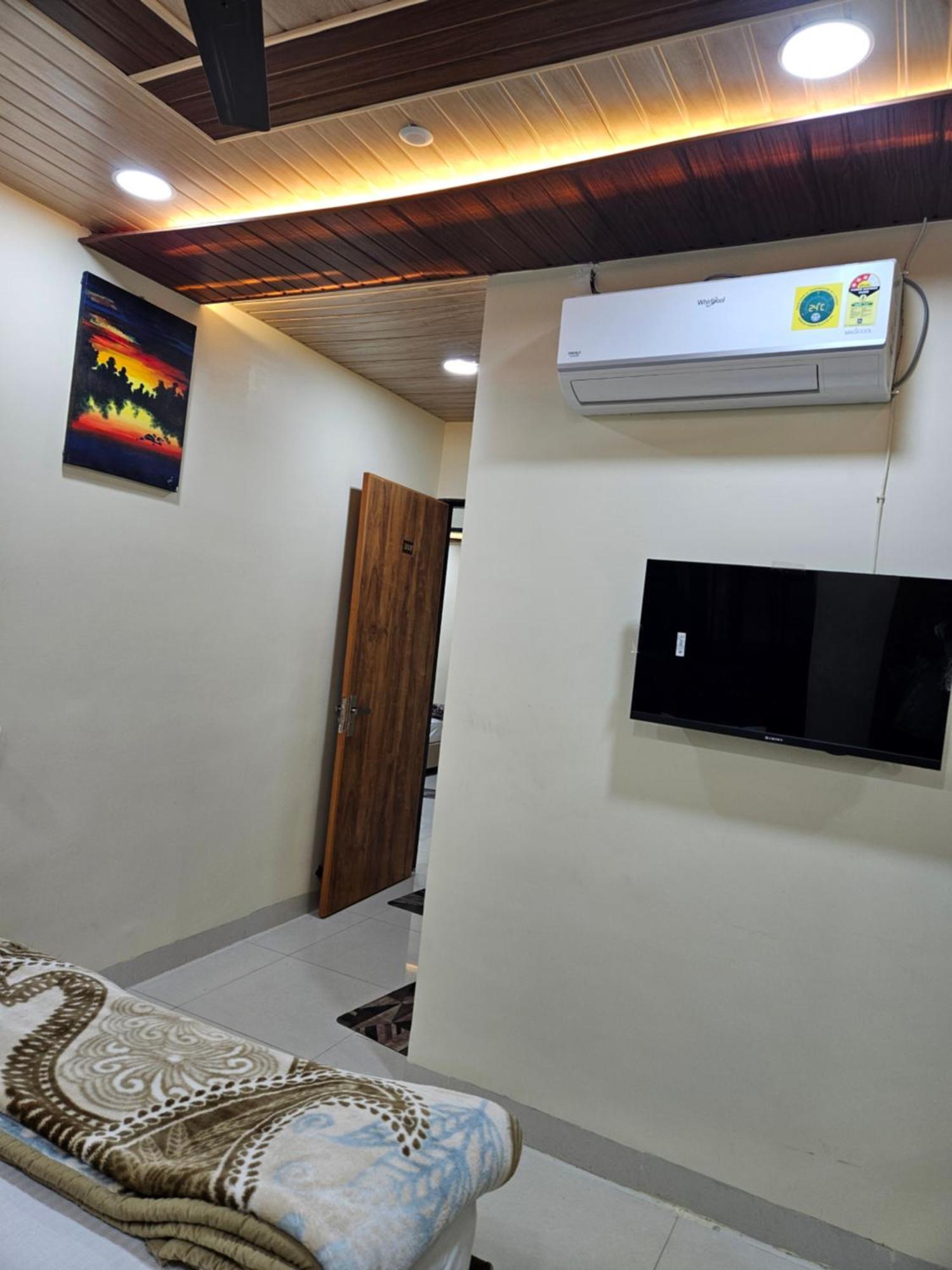 Hotel Shri Shiv Ganga Bhakt Niwas Udždžain Exteriér fotografie