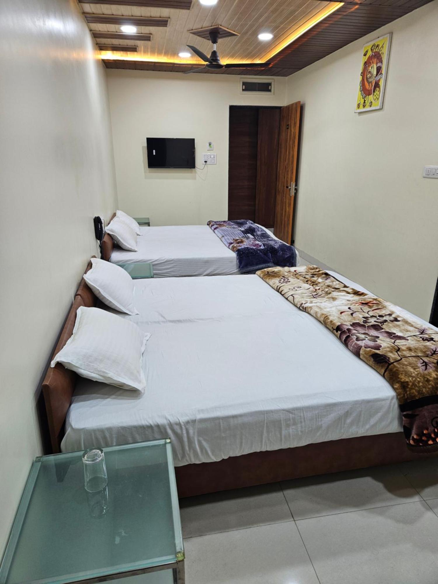 Hotel Shri Shiv Ganga Bhakt Niwas Udždžain Exteriér fotografie