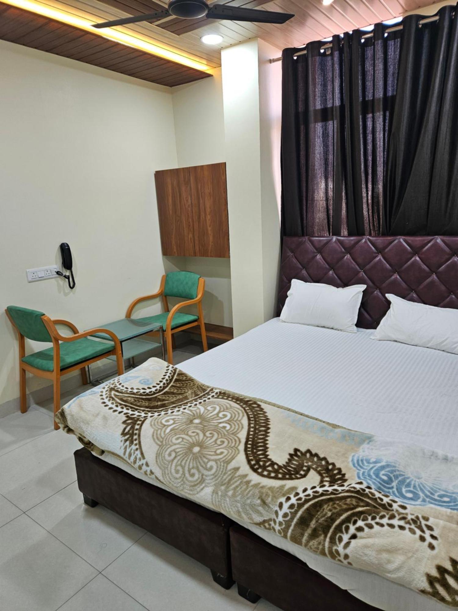Hotel Shri Shiv Ganga Bhakt Niwas Udždžain Exteriér fotografie