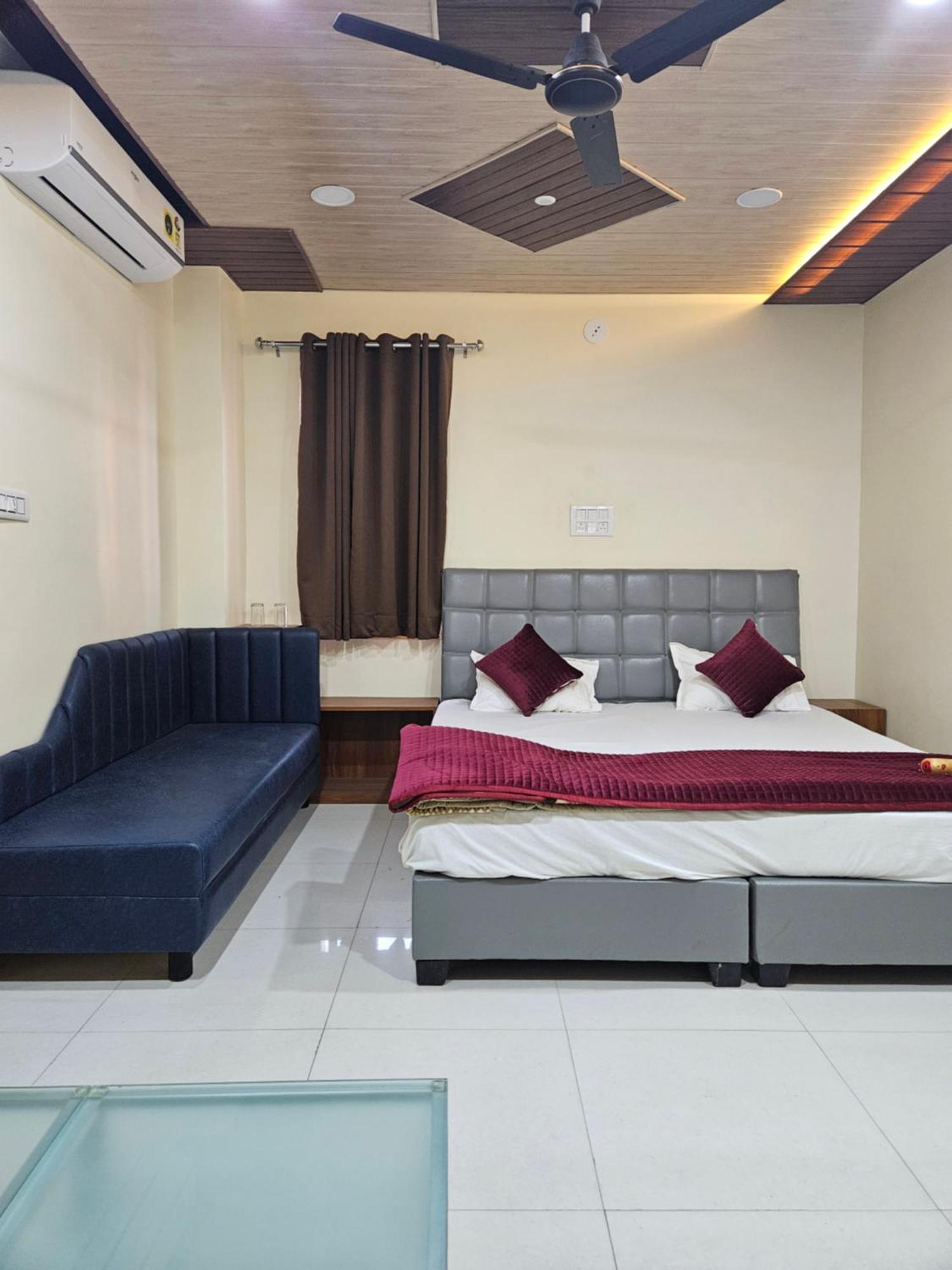 Hotel Shri Shiv Ganga Bhakt Niwas Udždžain Exteriér fotografie