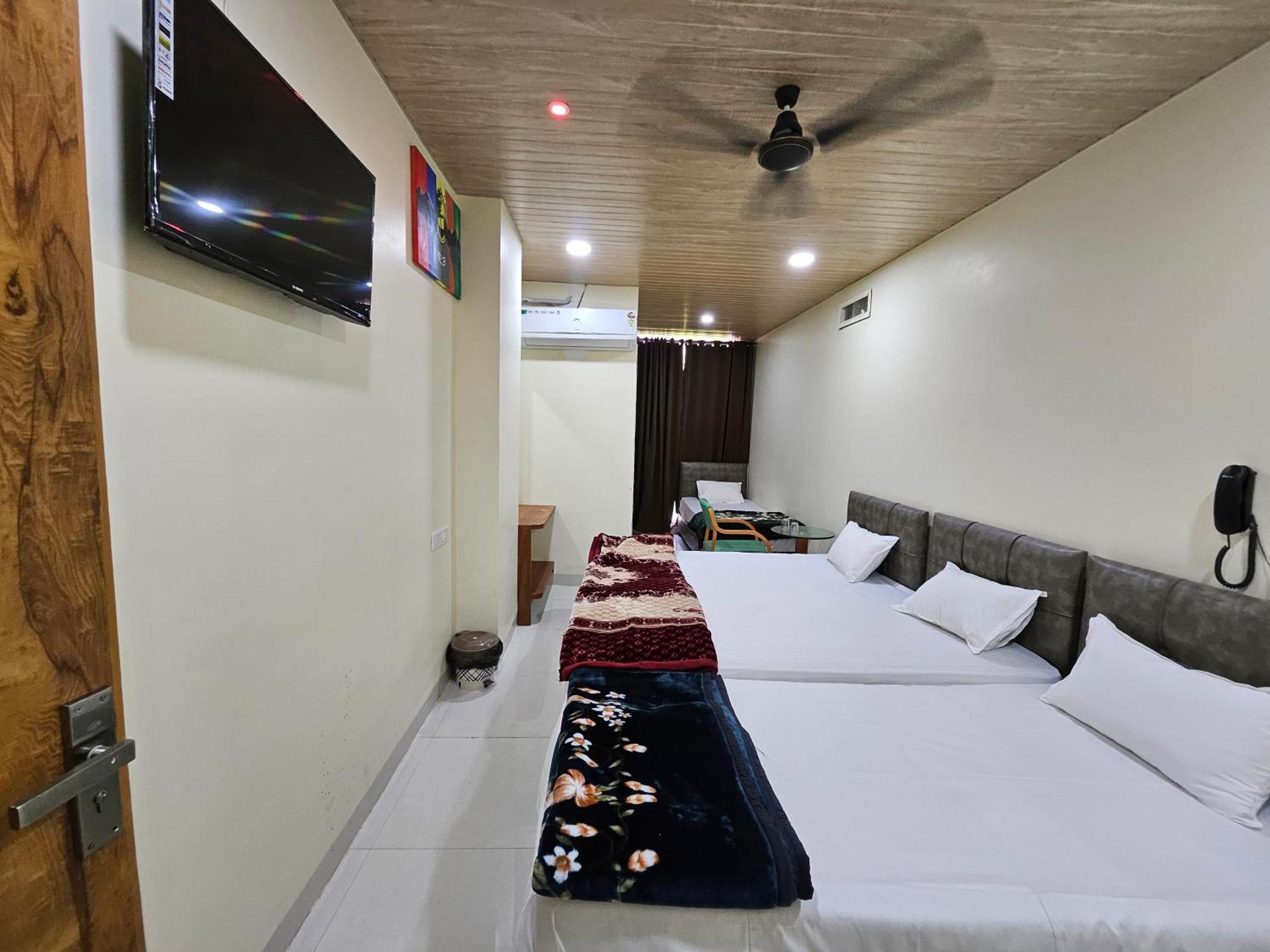Hotel Shri Shiv Ganga Bhakt Niwas Udždžain Exteriér fotografie