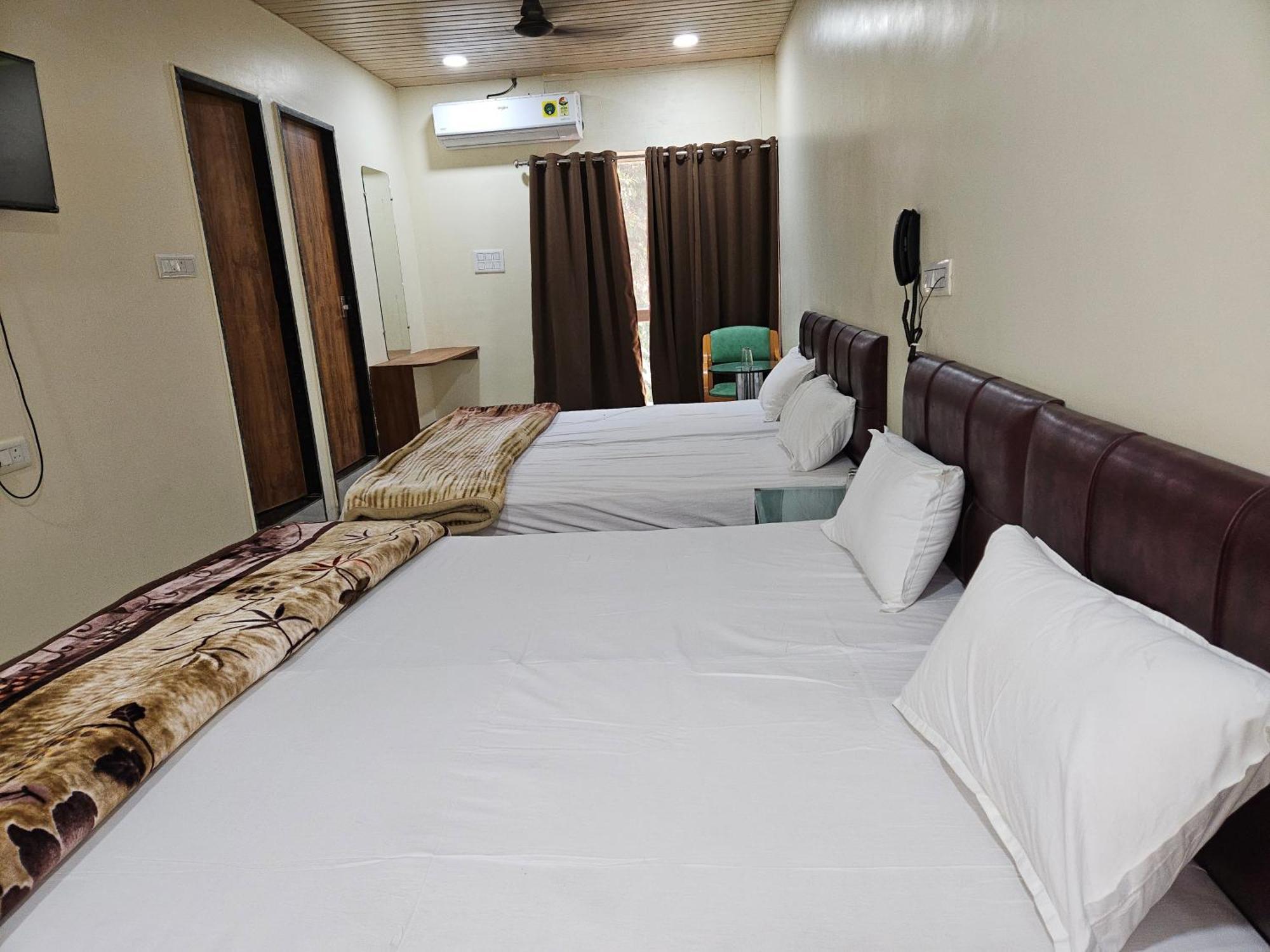 Hotel Shri Shiv Ganga Bhakt Niwas Udždžain Exteriér fotografie