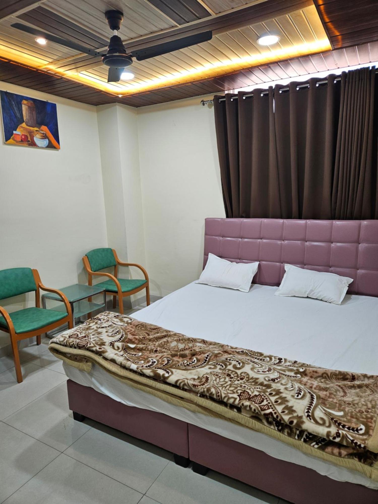 Hotel Shri Shiv Ganga Bhakt Niwas Udždžain Exteriér fotografie
