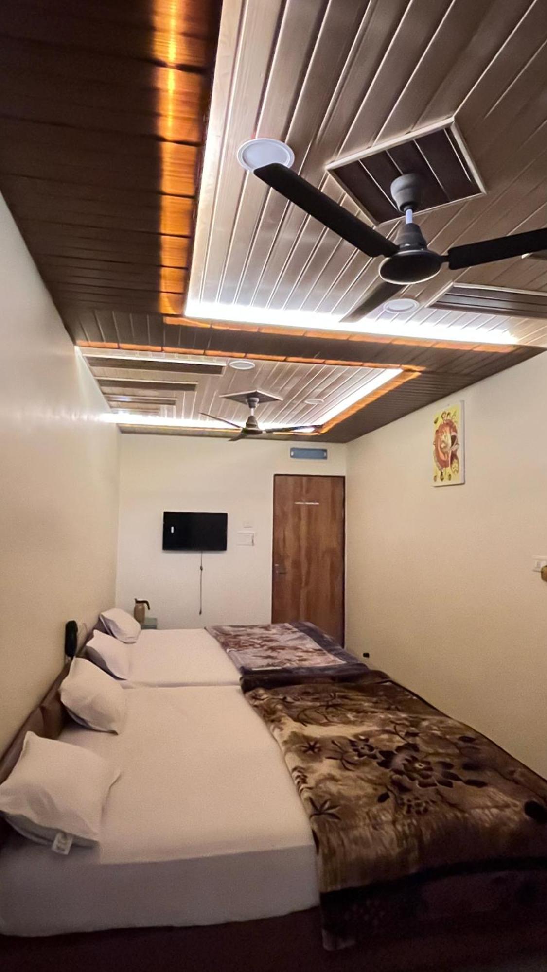 Hotel Shri Shiv Ganga Bhakt Niwas Udždžain Exteriér fotografie
