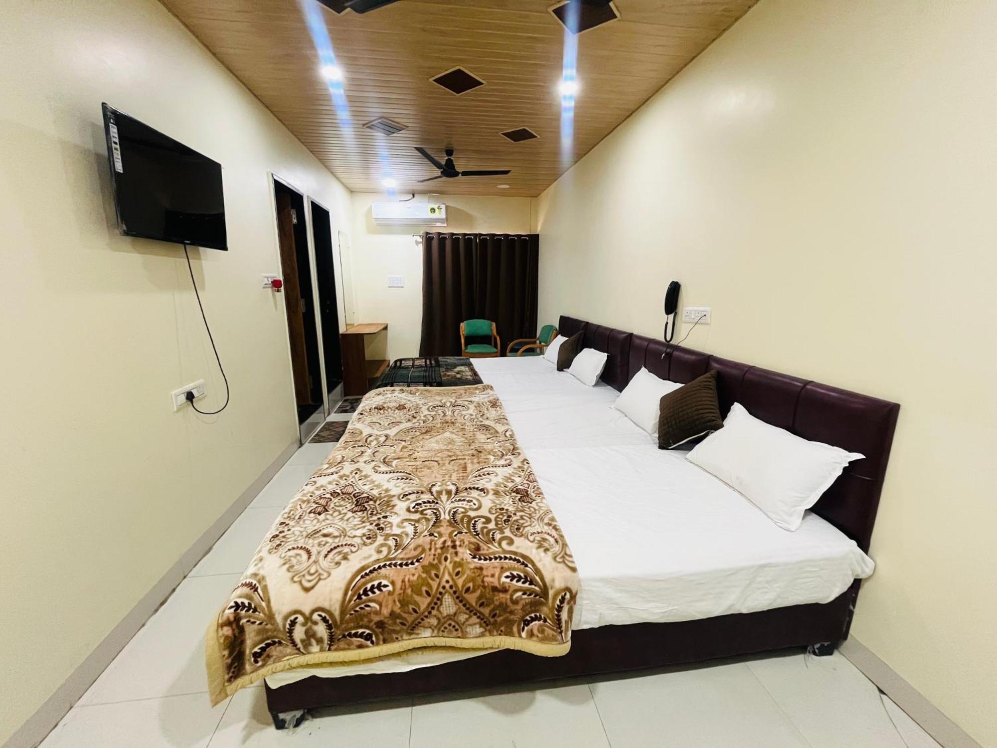 Hotel Shri Shiv Ganga Bhakt Niwas Udždžain Exteriér fotografie