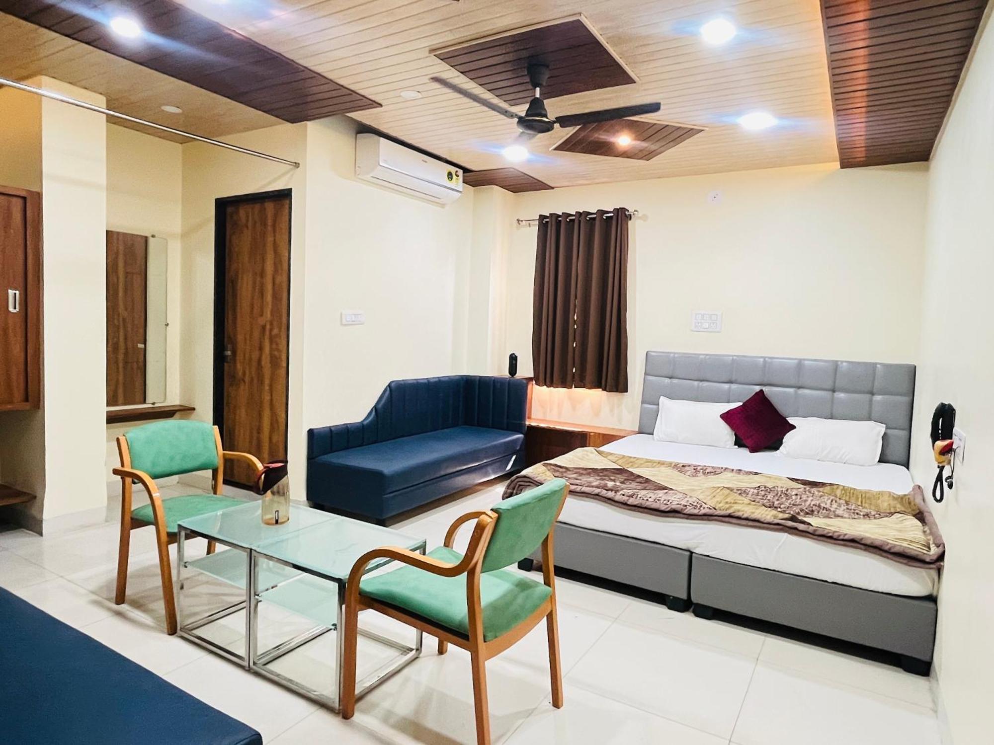 Hotel Shri Shiv Ganga Bhakt Niwas Udždžain Exteriér fotografie