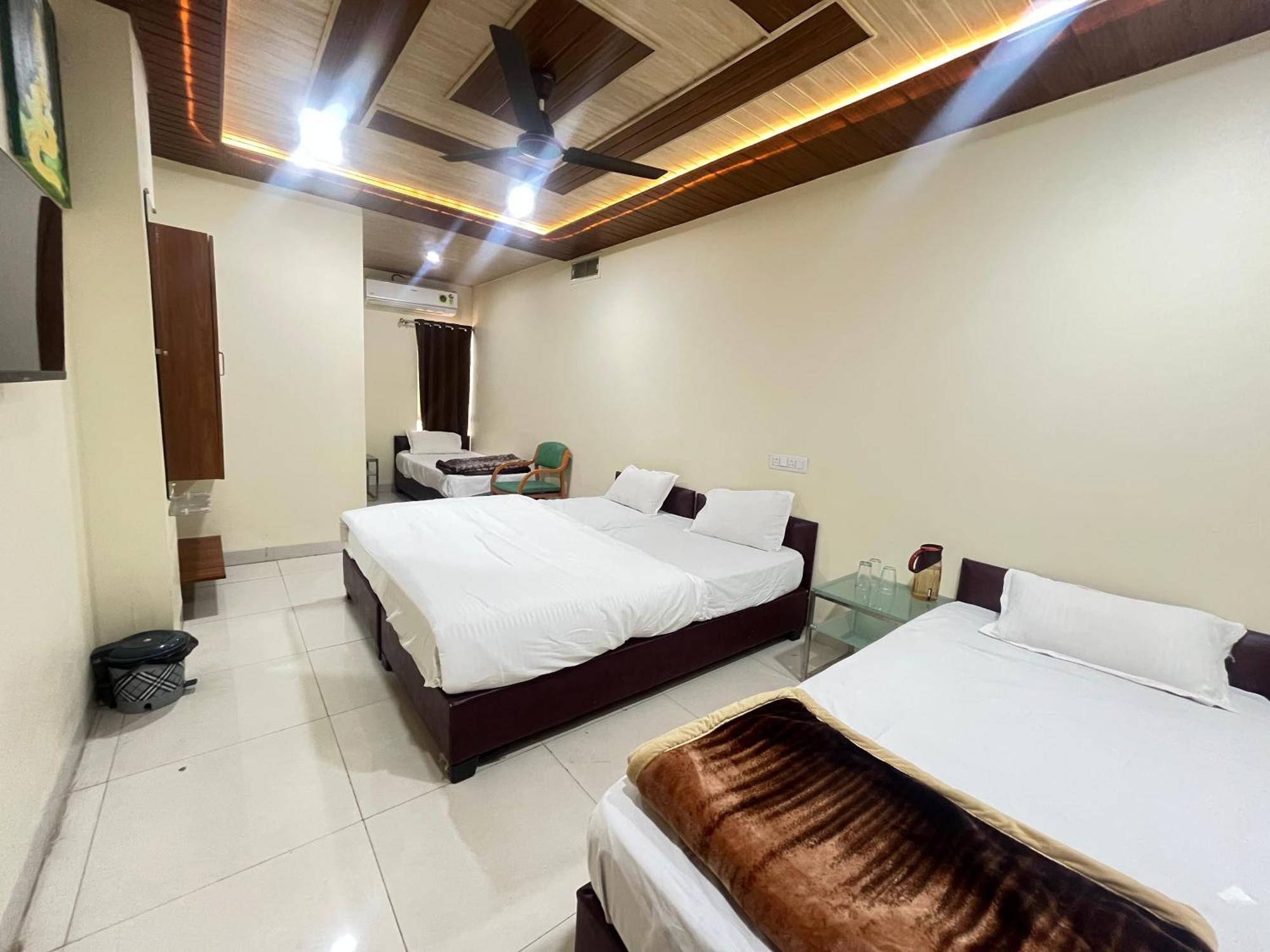 Hotel Shri Shiv Ganga Bhakt Niwas Udždžain Exteriér fotografie