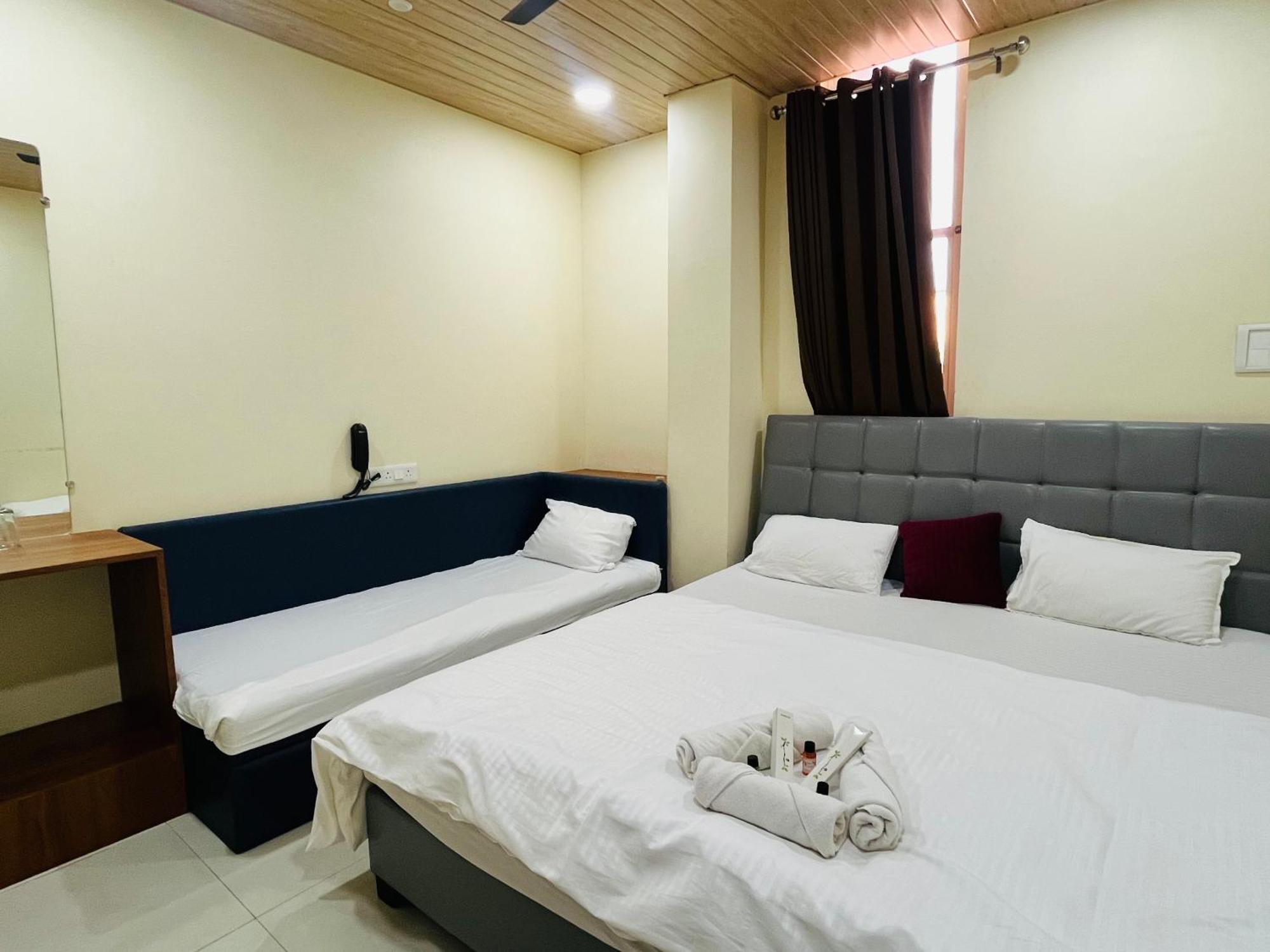 Hotel Shri Shiv Ganga Bhakt Niwas Udždžain Exteriér fotografie