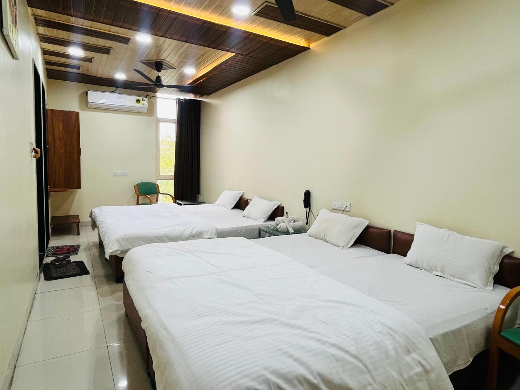 Hotel Shri Shiv Ganga Bhakt Niwas Udždžain Exteriér fotografie
